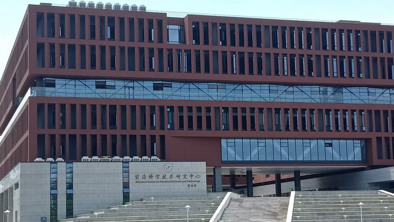 耐高温电容105℃与125℃：价格差异背后的技术考量